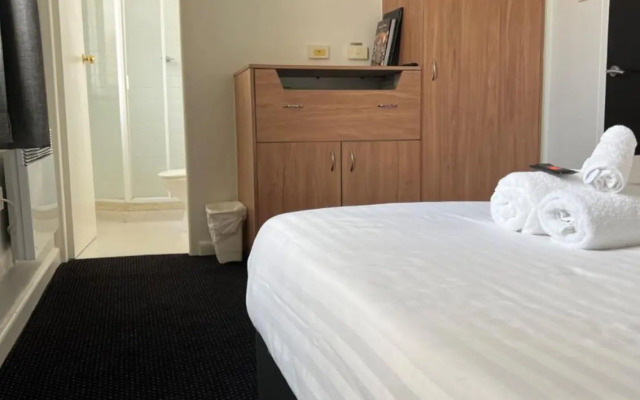 Star Bar Cafe and Hotel