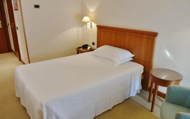 Hotel Excelsior Magenta