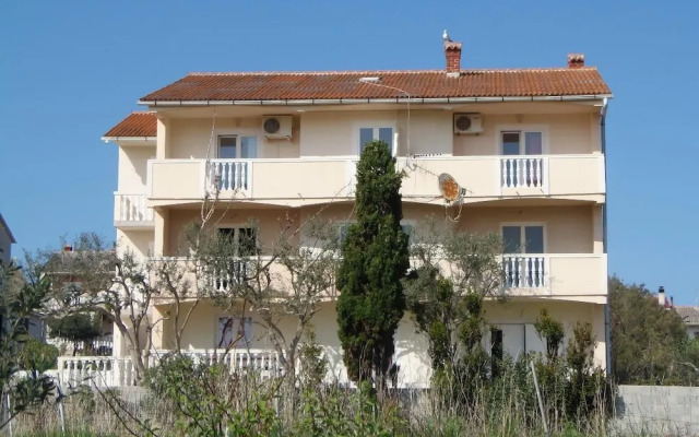 Zoki - Free Parking - A1 Mali