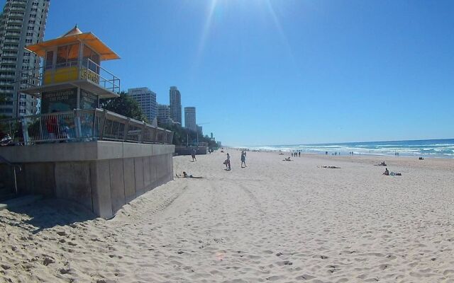 2 Bedroom Apartment in Surfers Central