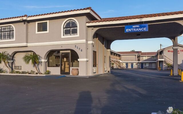 Magnolia Tree Hotel - Near Anaheim Convention Center