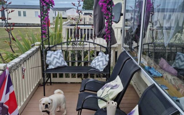 Cosy Static Caravan on East Mersea Island