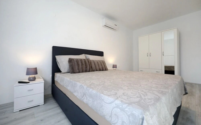 Beachfront apartments Zdrijac XI