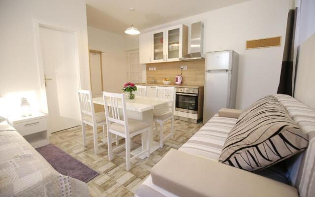 Studio Apartment Laura