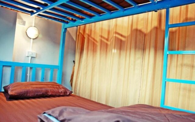 Checkin68 Chiangmai Hostel & Rooms