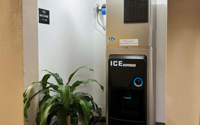 Motel 6 Litchfield, IL