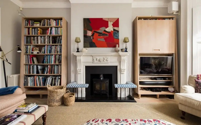 Elegant Primrose Hill Townhouse With Garden