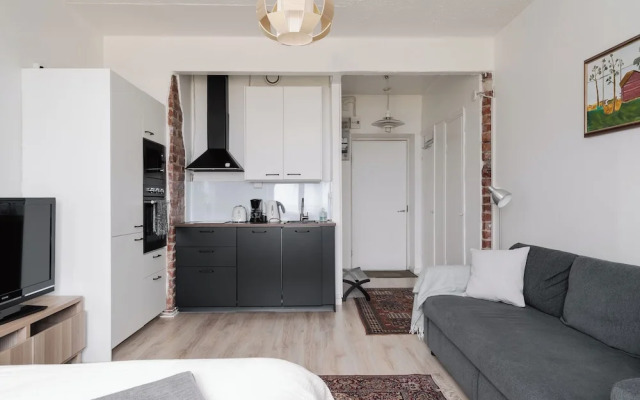 Renovated Top Floor Studio in Kallio