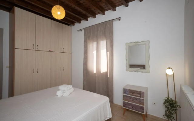 Mykonos Stylish Ivory Apt w Shared Pool