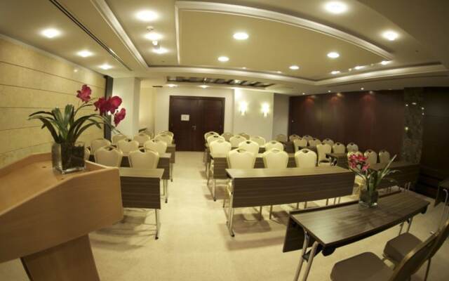 Grand Belle Vue Hotel 