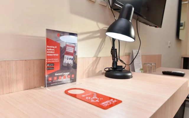 RedDoorz near Legian Street