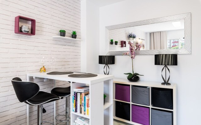 Riviera Village . Stunning 2BR Apartment in Front of Golf Courses