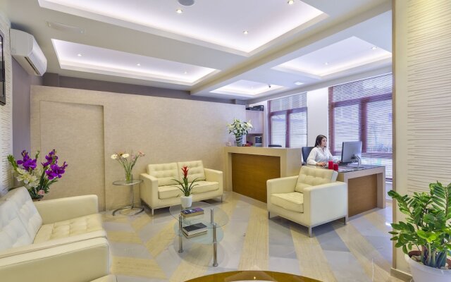 Leonidas Hotel And Apartments