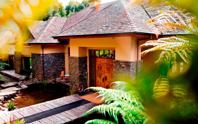 Treetops Lodge & Estate