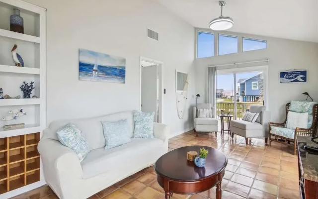 Beachside Pearl by Ryson Vacation Rentals