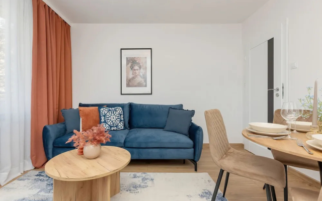 Central Warsaw Apartment by Renters