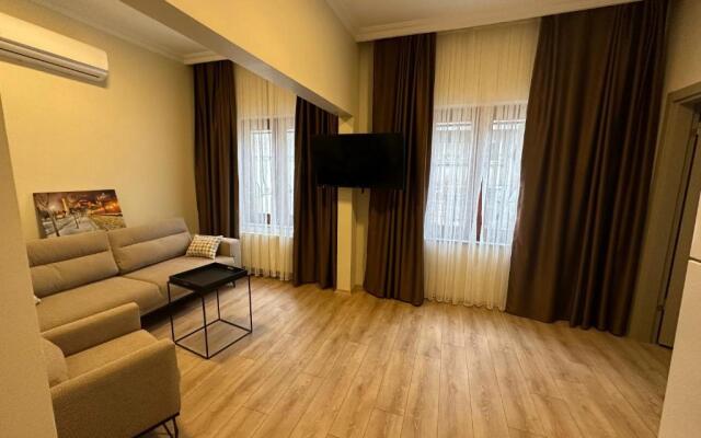 Roj Suite