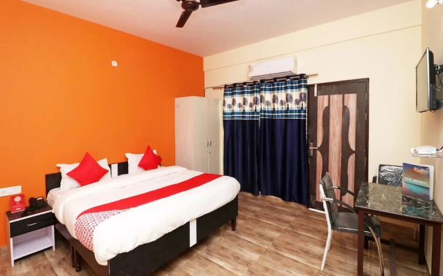 OYO 28366 National Hotel