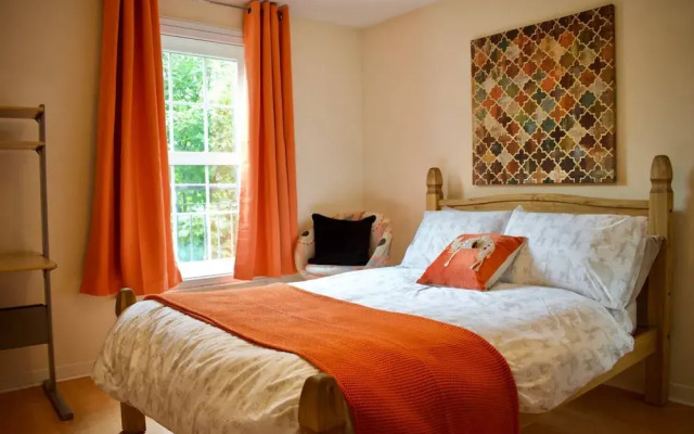 Spacious 3 Bed Apartment in Central Location