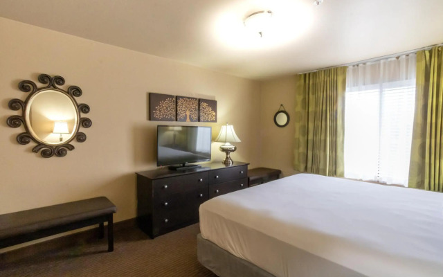 Oxford Suites Portland - Jantzen Beach