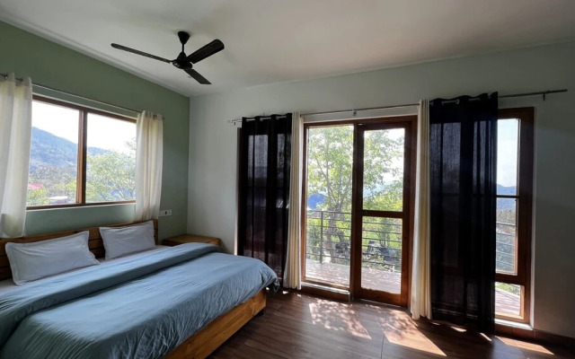 Flyscape Hostel