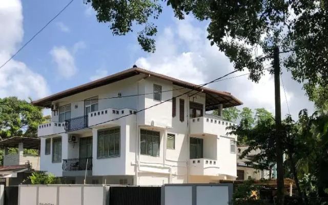 senarathna guest house