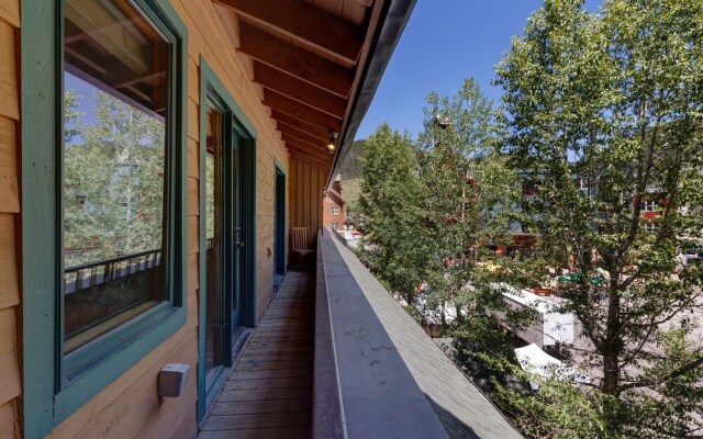 Arapahoe Lodge #8102 by Summit County Mountain Retreats