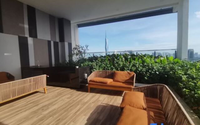 The Luxe by Infinitum Suites