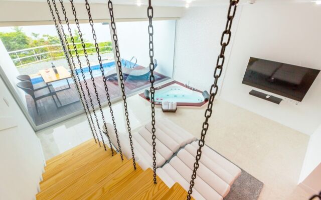 Geoje Star Marine Pool Villa Pension - V