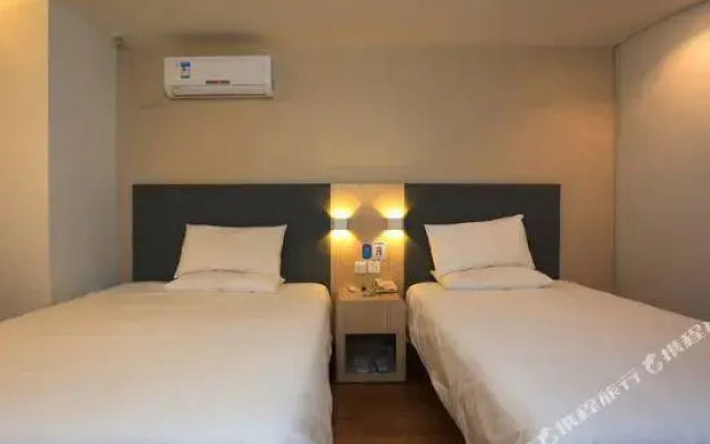 YiJu Hotel (Kaiyuan Jiefang Road)