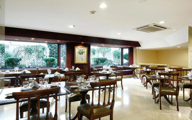 Cyan Americas Towers Hotel