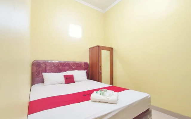 RedDoorz Near Exit Toll Banyumanik Semarang