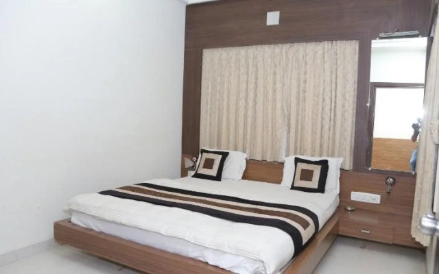 OYO 3737 Hotel City Palace