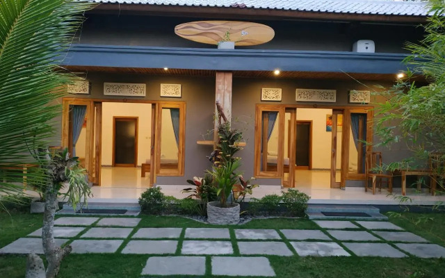Surf Retreat Villa Sari