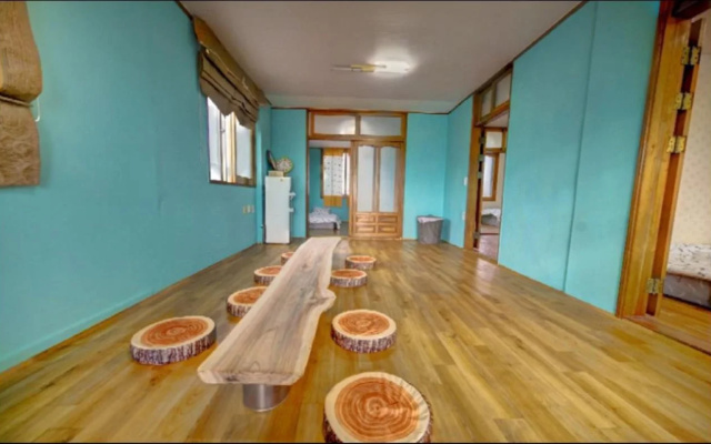 Alangga House - Hostel