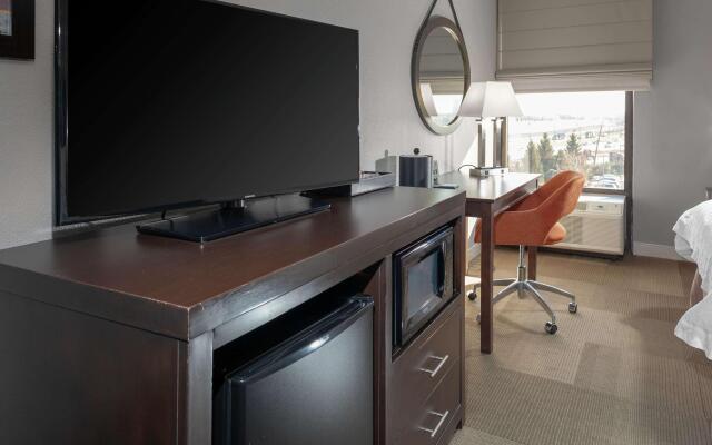 Holiday Inn Express Newark Airport Elizabeth by IHG