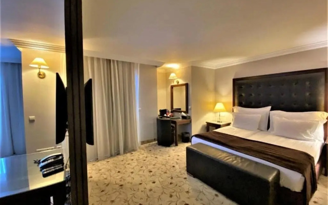 Maxi Park Hotel & Spa