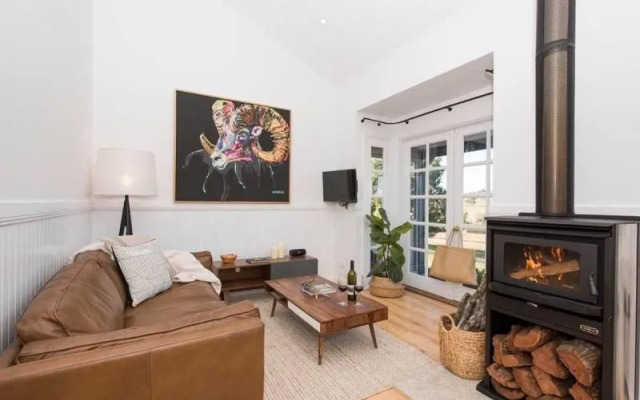 Peppertree Hill Luxury Farm Accommodation