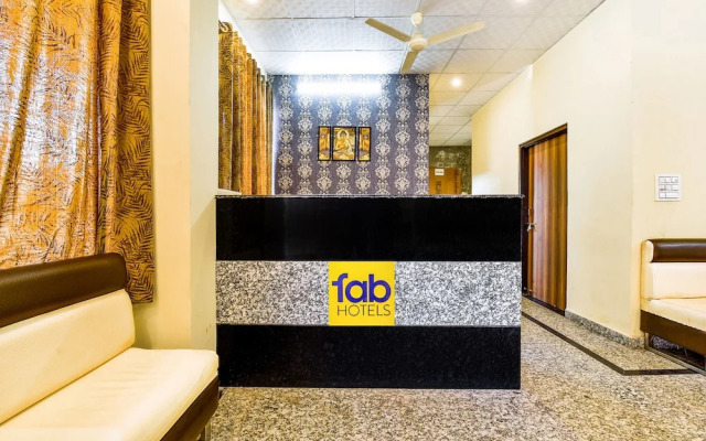 Fabhotel Golden Manor Inn