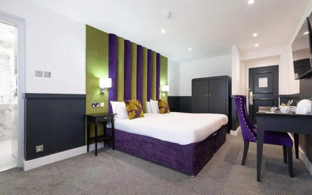 Sir Thomas Hotel