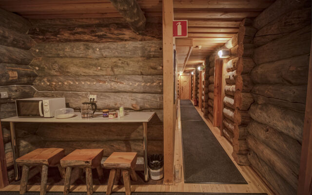 Kuukkeli Log Houses Porakka Inn