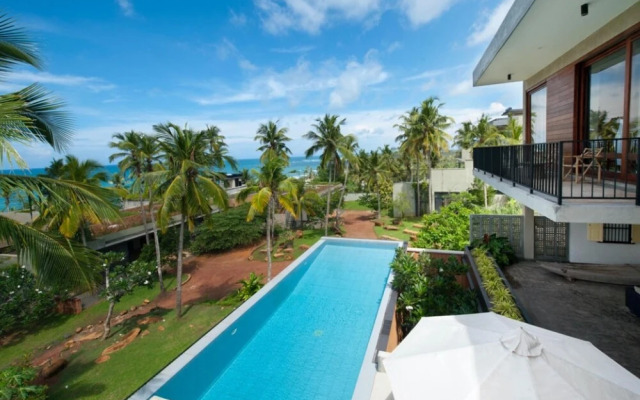 Modern Beach Villa With Roof Terrace