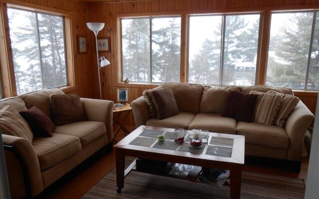 Laughing Waters Bed & Breakfast and Vacation Rental