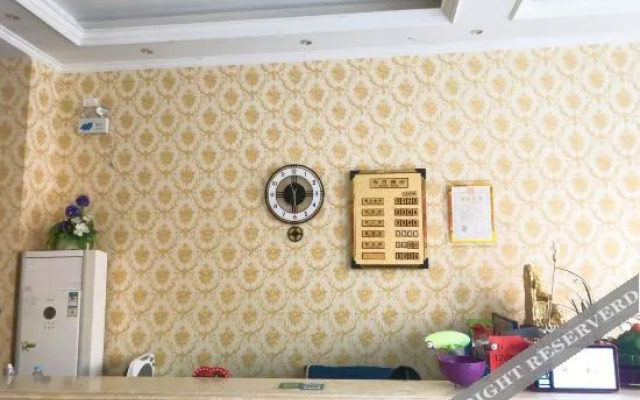 Yichuan 8 1 Business Hotel