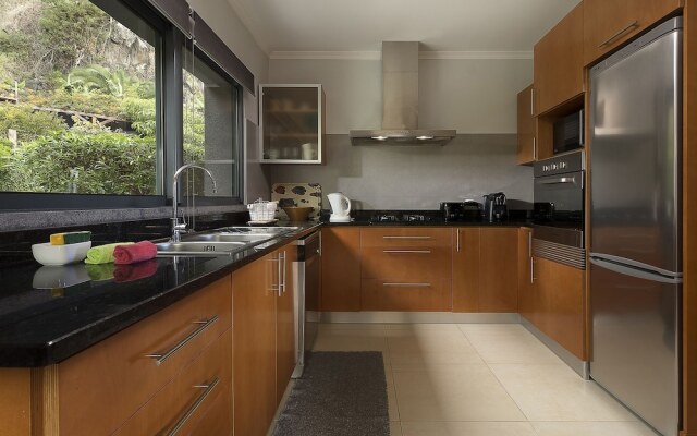 House In Calheta Beach - Best Location In Calheta