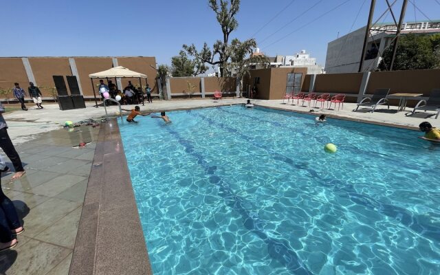 Heaven7 Hotel & Resort