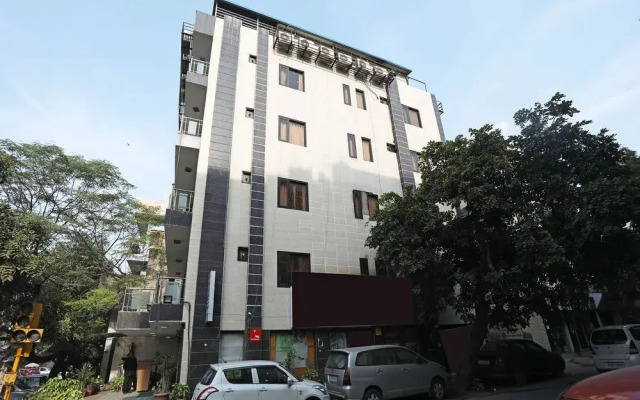 Oyo 10937 Hotel Balsons Continental