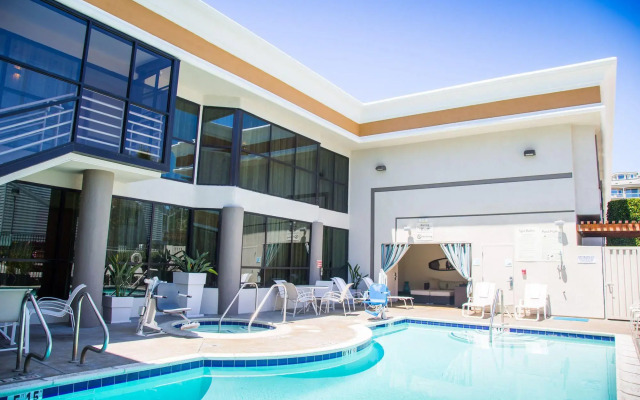 Holiday Inn Express Newport Beach by IHG
