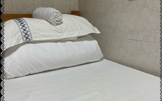 Famous Guesthouse
