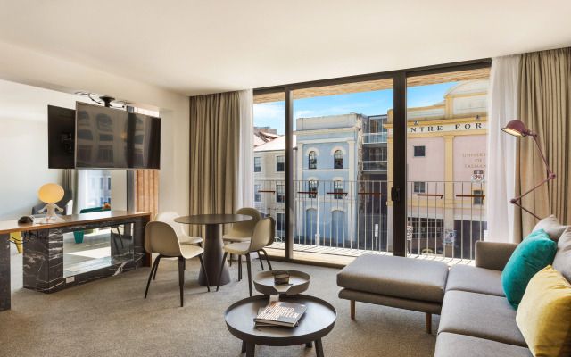 MACq 01 Hotel